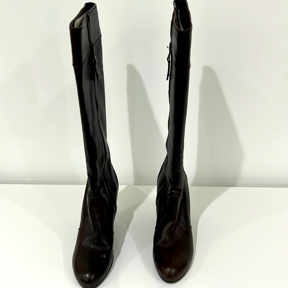 Stunning authentic Fendi tall leather wedge boots in rich brown leather, size 7.